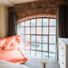 Отель The Warehouse Loft - Trendy Converted Warehouse 3BDR, фото 19