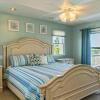 Отель Pier Pleasure by Oak Island Accommodations, фото 7