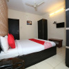 Отель OYO 15933 Hotel V Square, фото 5