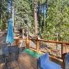 Отель Lewis Lair Cabin 1 Bedroom Cabin by Redawning, фото 4