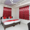 Отель OYO 9194 Hotel Galaxy Apartments, фото 12