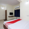 Отель Holiday Club By OYO Rooms, фото 6