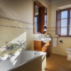 Отель Villa Fratta, sleeps 14 villa with private pool, AC and Wi-Fi close to Cortona-Villa Fratta, фото 27