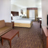 Отель Holiday Inn Express Yreka-Shasta Area, an IHG Hotel в Ирике