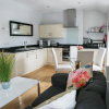 Отель The Green House Classic 2 Bedroom Apartment, фото 4