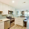 Отель Hilton Head Condo w/ Pool Access < 1/2 Mi to Beach, фото 4