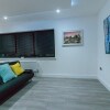 Отель Stunning 1-bed Apartment in Purley, фото 8