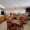 Отель Travelodge Suites by Wyndham Regina / Eastgate Bay в Регине