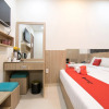 Отель RedDoorz Plus near Le Quang Dinh Street, фото 9