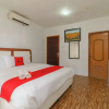 Отель RedDoorz Syariah @ Sumur Tiga Beach Sabang, фото 19