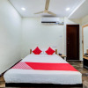 Отель OYO 15932 Flagship Malkajgiri, фото 9
