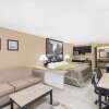 Отель Super 8 Wyndham McAllen Downtown- City Center-Plaza Mall-Airport, фото 5