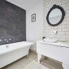 Отель Host Stay The Carriage House, фото 5