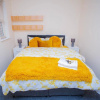 Отель Beautiful two Bedrooms Ensuite Apartment, фото 9
