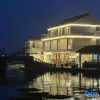 Отель Find a Lighthouse Lake View B&B, фото 1