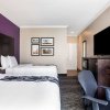 Отель La Quinta Inn & Suites by Wyndham Columbus TX, фото 5
