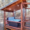 Отель Sleek Cabin w/ Hot Tub: 11 Mi to Broken Bow Lake!, фото 6