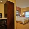 Отель Courtyard by Marriott Springfield Airport, фото 6