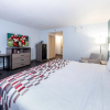 Отель Red Roof Inn & Suites Wilmington - New Castle, фото 28