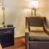 Отель Comfort Inn & Suites LaGuardia Airport, фото 14
