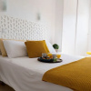 Отель Song of the Sea Apartment, Ocean Balcony & Stairs To the Sea, фото 6