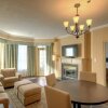 Отель Grand Suites Grand Okanagan by KelownaGo, фото 8