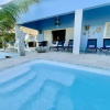 Отель Ocean Breeze Villa with private pool, фото 1