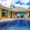Отель Diamond Head Tiki Estate - Three Bedroom Estate, фото 26