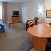 Отель Candlewood Suites League City, an IHG Hotel, фото 3