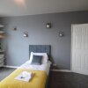 Отель Spacious and Homely 3 Bedroom Flat - SuiteLivin, фото 5