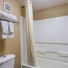 Отель SureStay Hotel by Best Western Lenoir City, фото 9