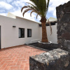 Отель Sunny Bungalow in front of sea, фото 1