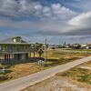 Отель Crystal Beach Home w/ Deck & Ocean Views, фото 16