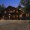 Отель Bear Meadows Lodge - Hot Tub - Tahoe Donner 6 Bedroom Home by Redawning, фото 28