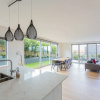 Отель Spacious High-Spec Luxury Home with Garage, фото 10