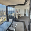 Отель Circle on Cavill Luxury 2-Bedroom Ocean Views, фото 14