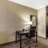 Отель Comfort Suites Houston IAH Airport - Beltway 8, фото 11