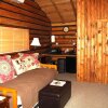 Отель Yellowstone Hot Spring Cabins в Эмигранте