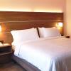 Отель Holiday Inn Express & Suites Surrey, an IHG Hotel, фото 25