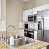Отель FRONTDESK Calais Midtown Apts Houston, фото 14