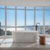 Апартаменты Globalstay Breathtaking 3-Storey Suite в Торонто