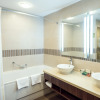 Отель Hilton Garden Inn Astana, фото 9