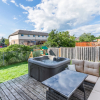 Отель Частный дом Globalstay Luxury 3BR Townhomes with Hot tub Gym BBQ, фото 1
