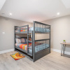 Отель Частный Дом Globalstay 20 Ppl 5BR Townhome on the Lake HotTub Gym BBQ, фото 24