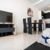 Апартаменты Studio Apartment with King-bed and Pool, фото 17