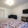 Гостиница Квартира Просторная Двухкомнатная в Пяти Минутах от метро, фото 2