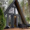 Гостиница База Отдыха Les Holidays A-Frame 3 в Красный Огорок