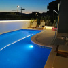Отель Вилла Urban Villa With Pool, фото 26