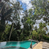 https://cdn.worldota.net/t/{size}/hotel_review/1e/13/1e1366a4855ad3bbfdbe3225728caa197c6bf4b1.JPEG