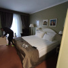 https://cdn.worldota.net/t/{size}/hotel_review/33/2c/332cc5fbff39526281cf7108cb38669555df6822.JPEG